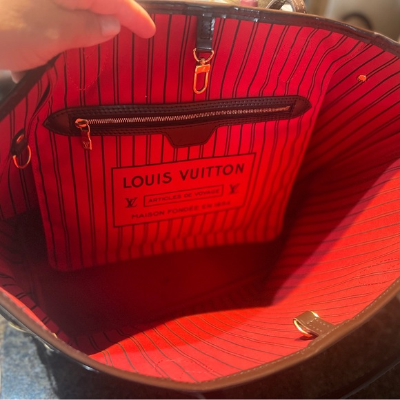 It is in perfect condition, I only used it 4 times, it has a dust bag - Picture 1 of 4